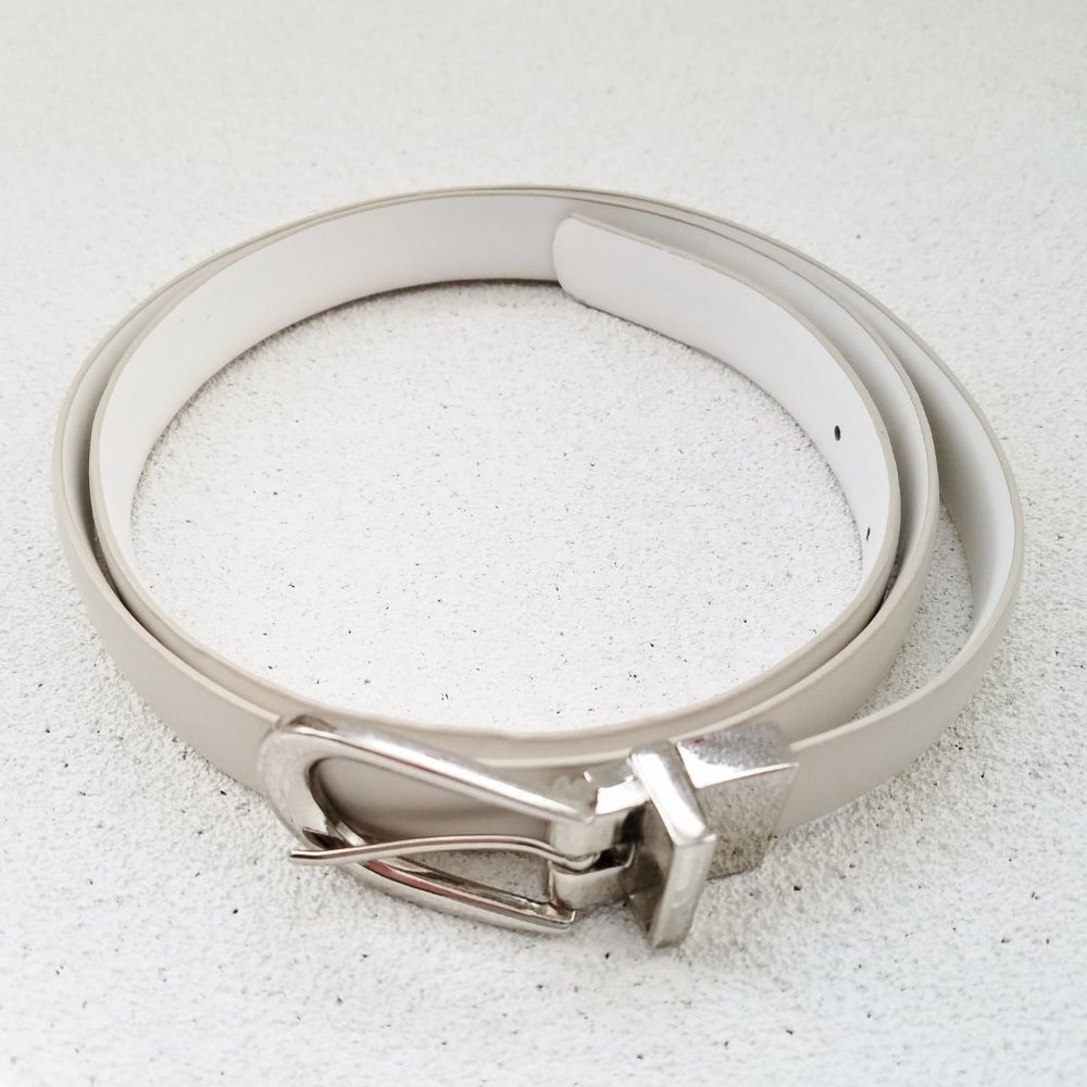 Simple White Narrow Belt